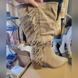 Journee Collection NIB Hartley Taupe side zip Fringe Boots women Size 11‎